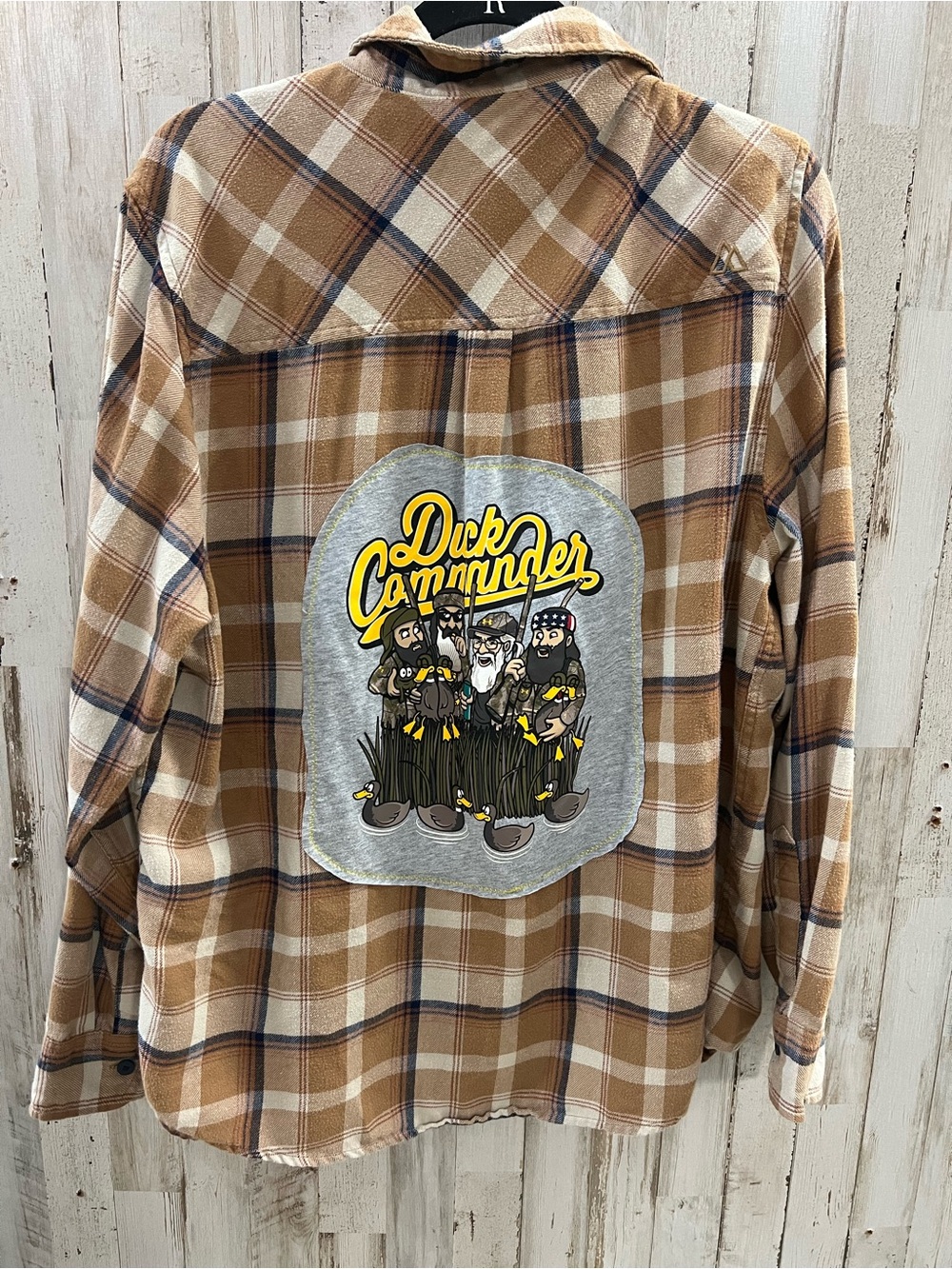 Rethread Duck Dynasty Plaid Flannel Shirt - Picture 2 of 3